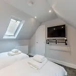 Nest Semesterbostad *